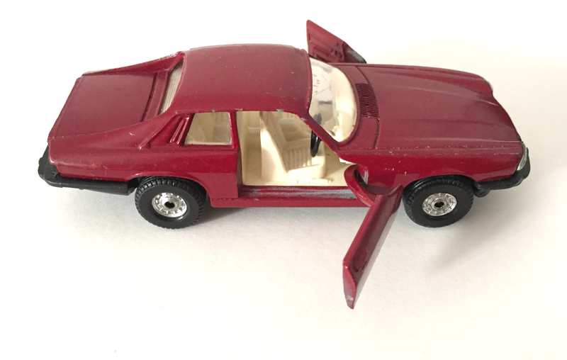 Illustration for article titled Feline Friday: Corgi Toys Jaguar XJS coupeĀ